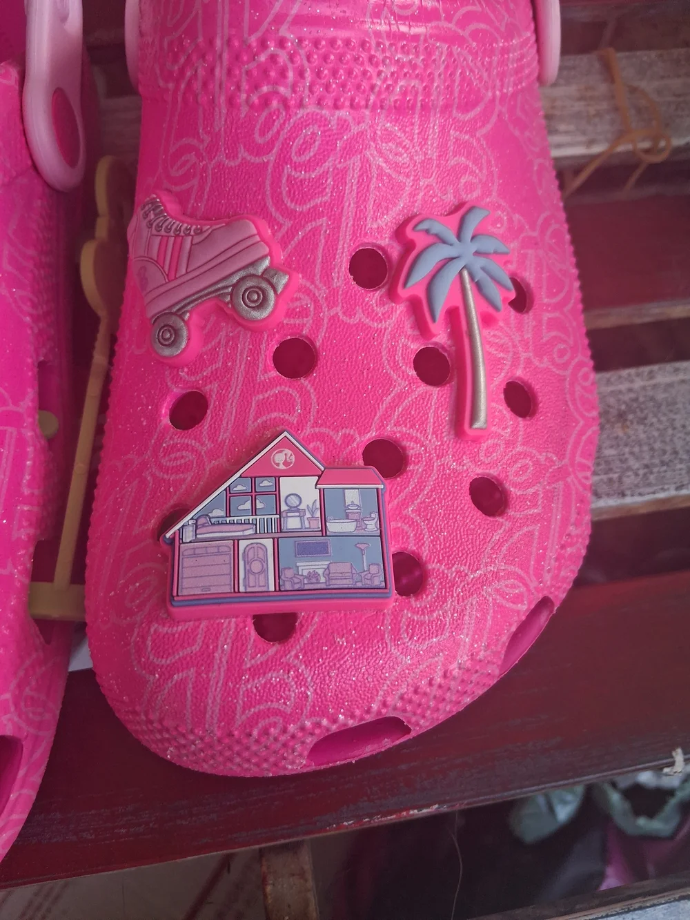 CROCS bold bright